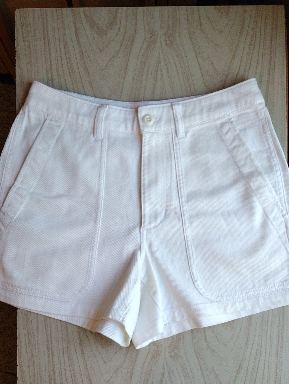 Quince Organic Stretch Cotton Twill Utility Shorts in Ivory Size 4